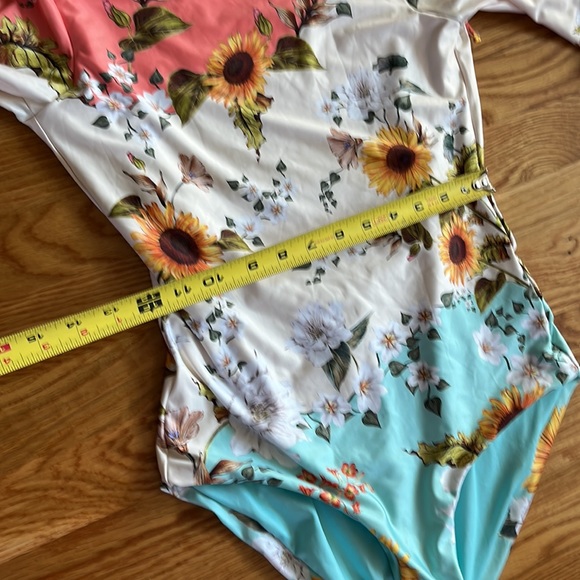 Agua Bendita Clara Sunshower One Piece Swimsuit Rash Guard Size Medium New - Picture 7 of 16